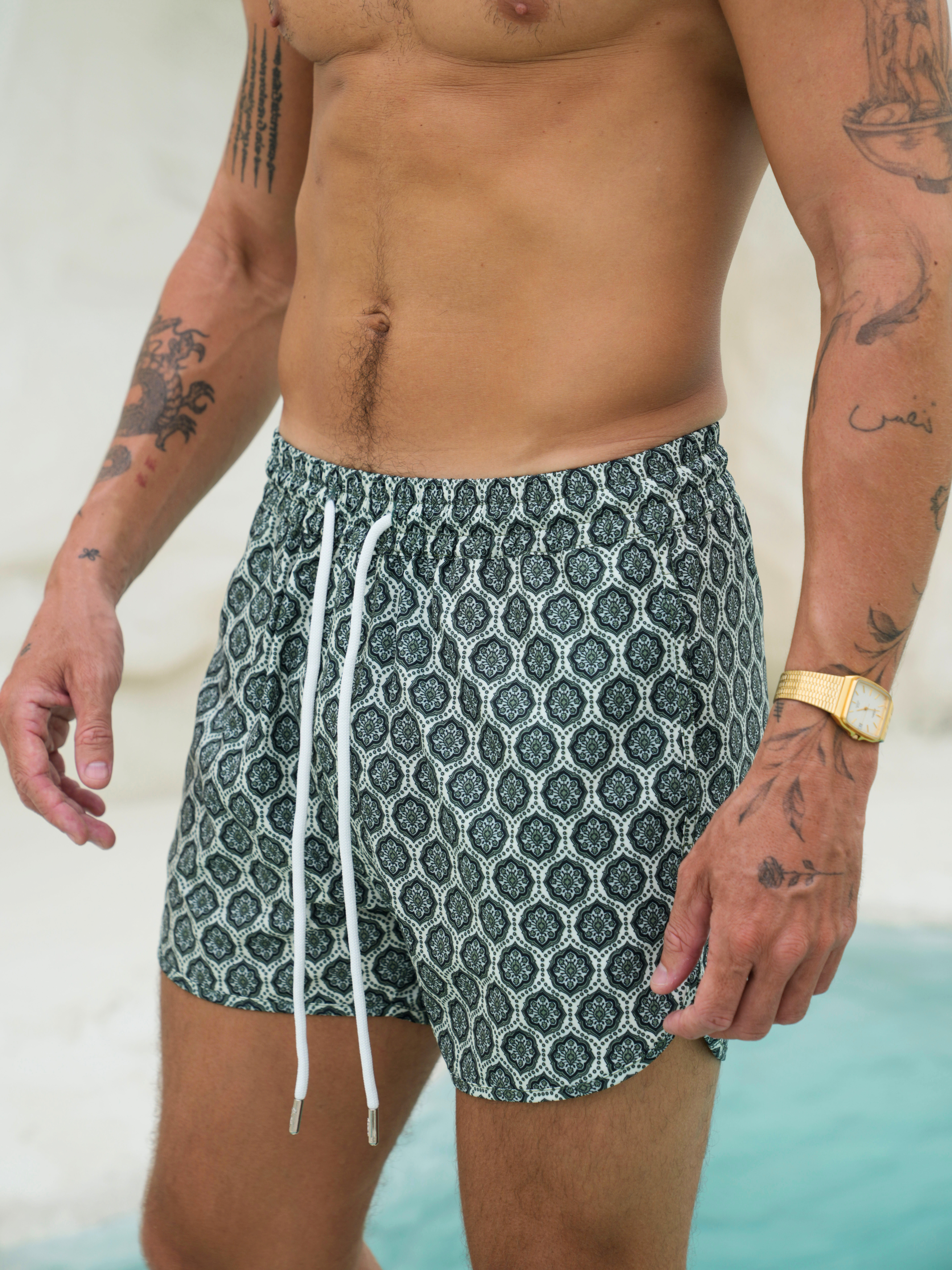 Signature Shorts - Gio